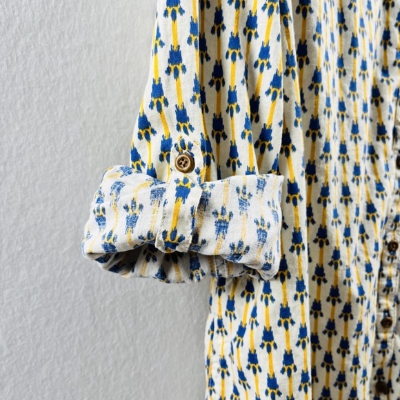 Duluth Trading Co Women's Hemp Organic Cotton Blouse All Over Paw Print Size XL - Picture 3 of 11